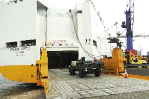 Ro-Ro lodění - přeprava vozidel do zámoří